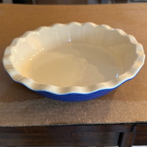 Emile Henry Blue 9” Pie Dish - Picture 3 of 6